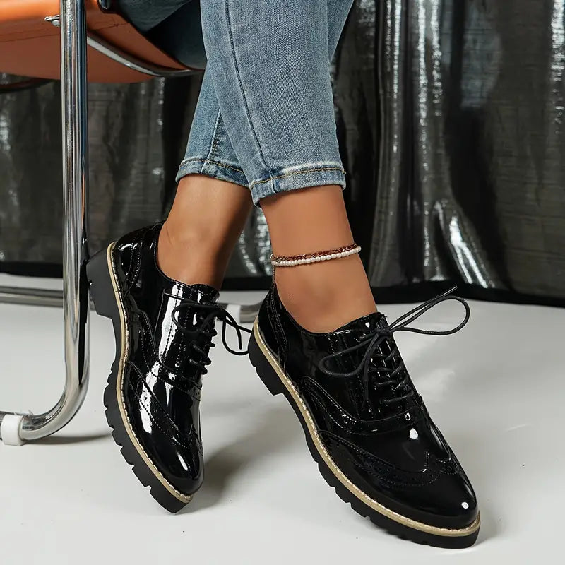 Shiny leather shoes Mune Fashion