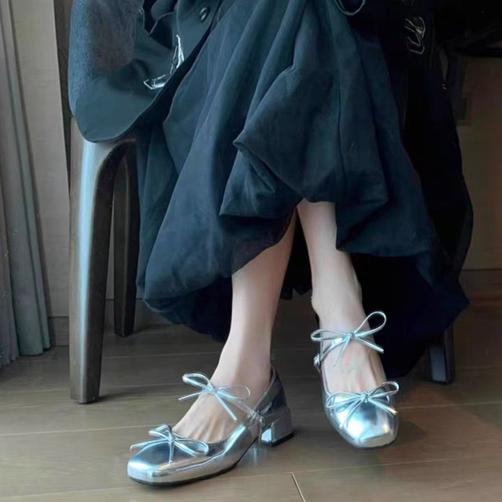 Elegant Women's Ballet Flats with Glossy Finish and Bow Detail