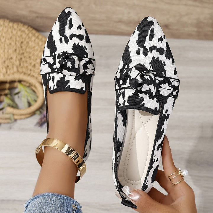 Women's woven lace slippers with decorative bow and padded comfort footbed Mune Fashion