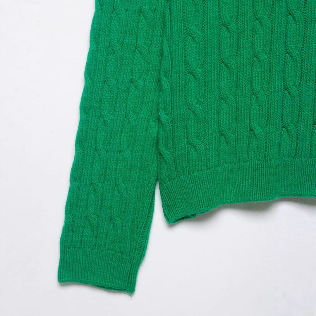 Women's Chunky Knit Cable Knit Sweater with V-Neck and Short Boxy Cut Mune Fashion