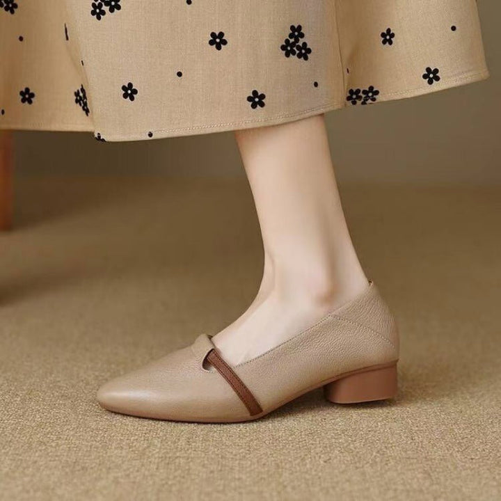 Elegant Women's Ballerinas with Fashionable Detail