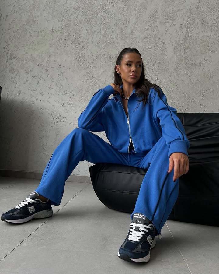 Women's casual sweatset with stand-up collar zip cropped jacket and high-waisted flared pants Mune Fashion