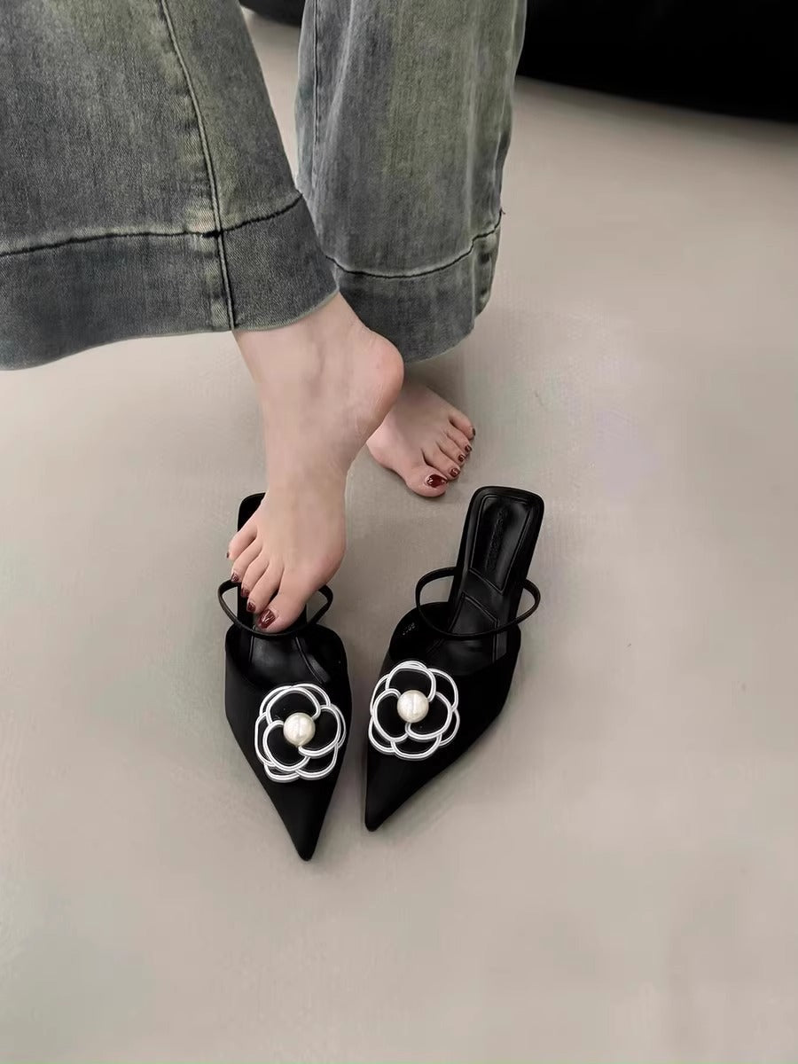 Women's pointed toe mule slippers with floral ornament and delicate strap guidance Mune Fashion