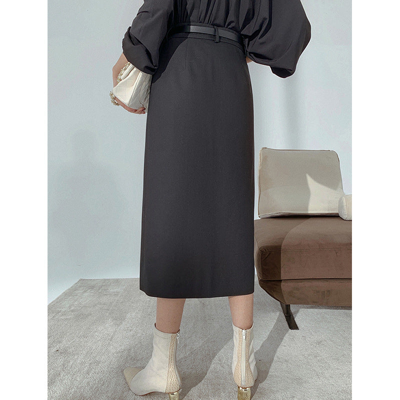 Women high-waisted midi skirt with straight silhouette and center seam Mune Fashion
