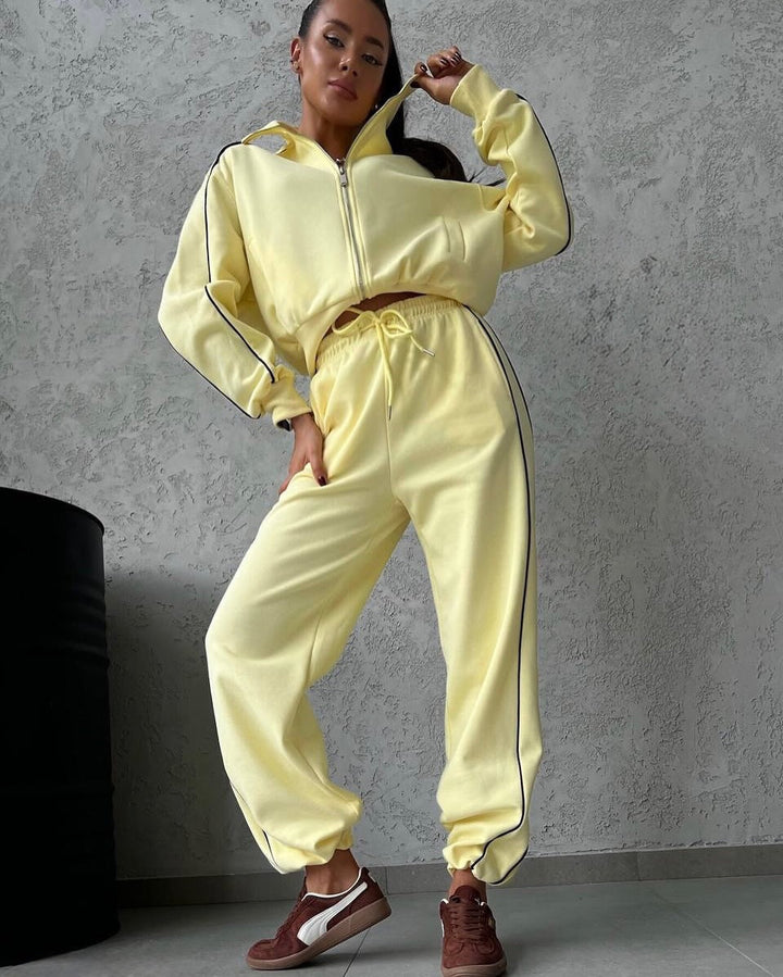 Women's casual sweatset with stand-up collar zip cropped jacket and high-waisted flared pants Mune Fashion