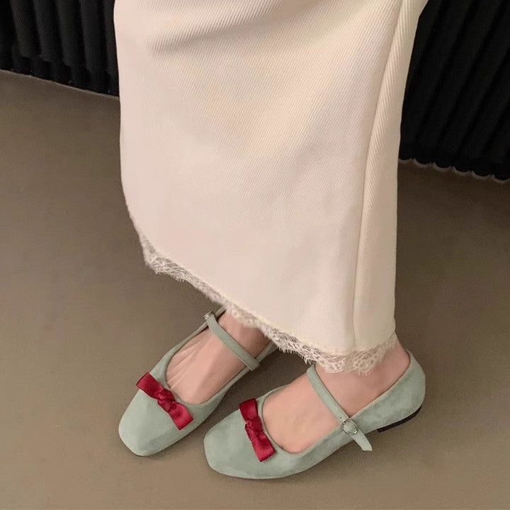 Elegant Women's Ballerina Flats with Mary Jane Strap and Bow Detail