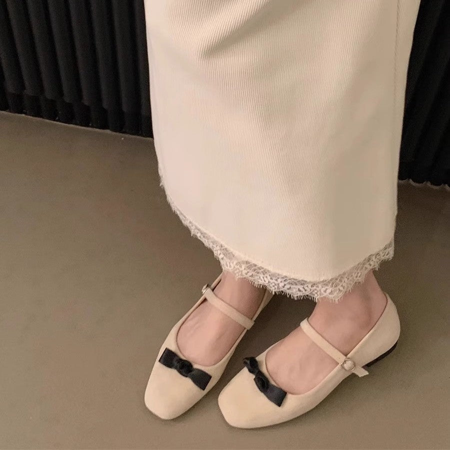 Elegant Women's Ballerina Flats with Mary Jane Strap and Bow Detail