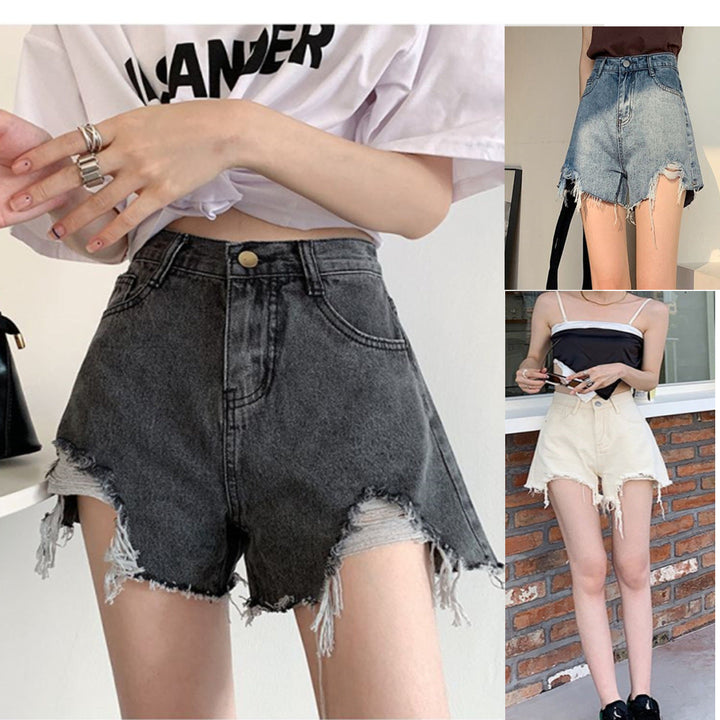 Denim Shorts in Trendy Destroyed Look