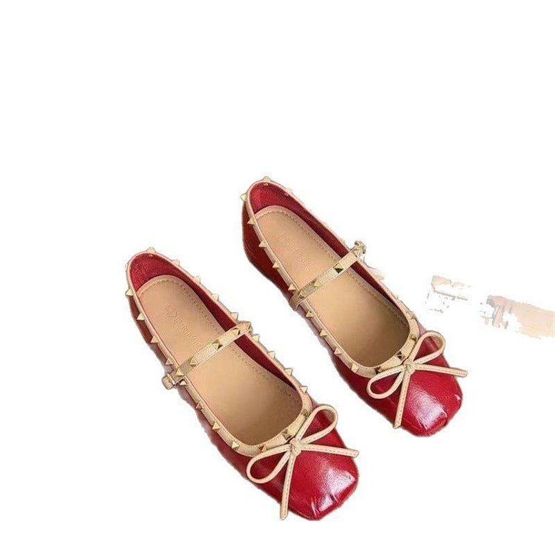 Damen Ballerina mit quadratischer Zehenbox, Nietenbesetztem Rand und verstellbarem Mary‑Jane Riemchen Mune Fashion