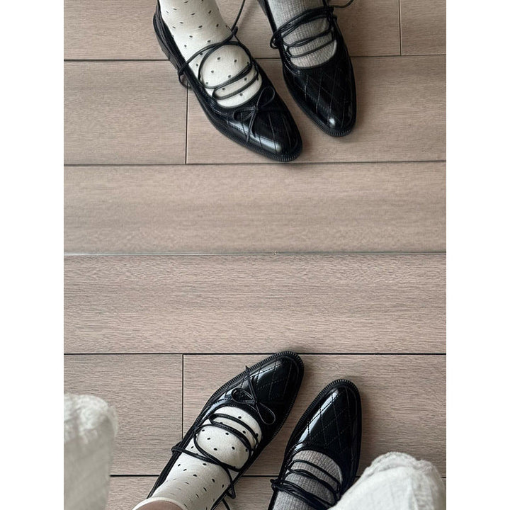 Women's Patent Leather Shoes with Refined Lacing