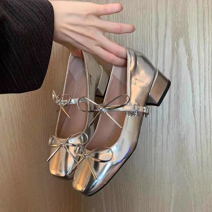 Elegant Women's Ballet Flats with Glossy Finish and Bow Detail