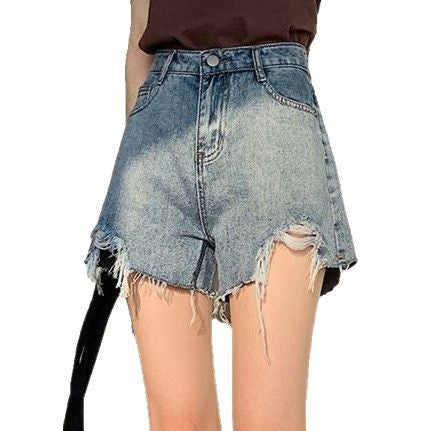 Denim Shorts in Trendy Destroyed Look
