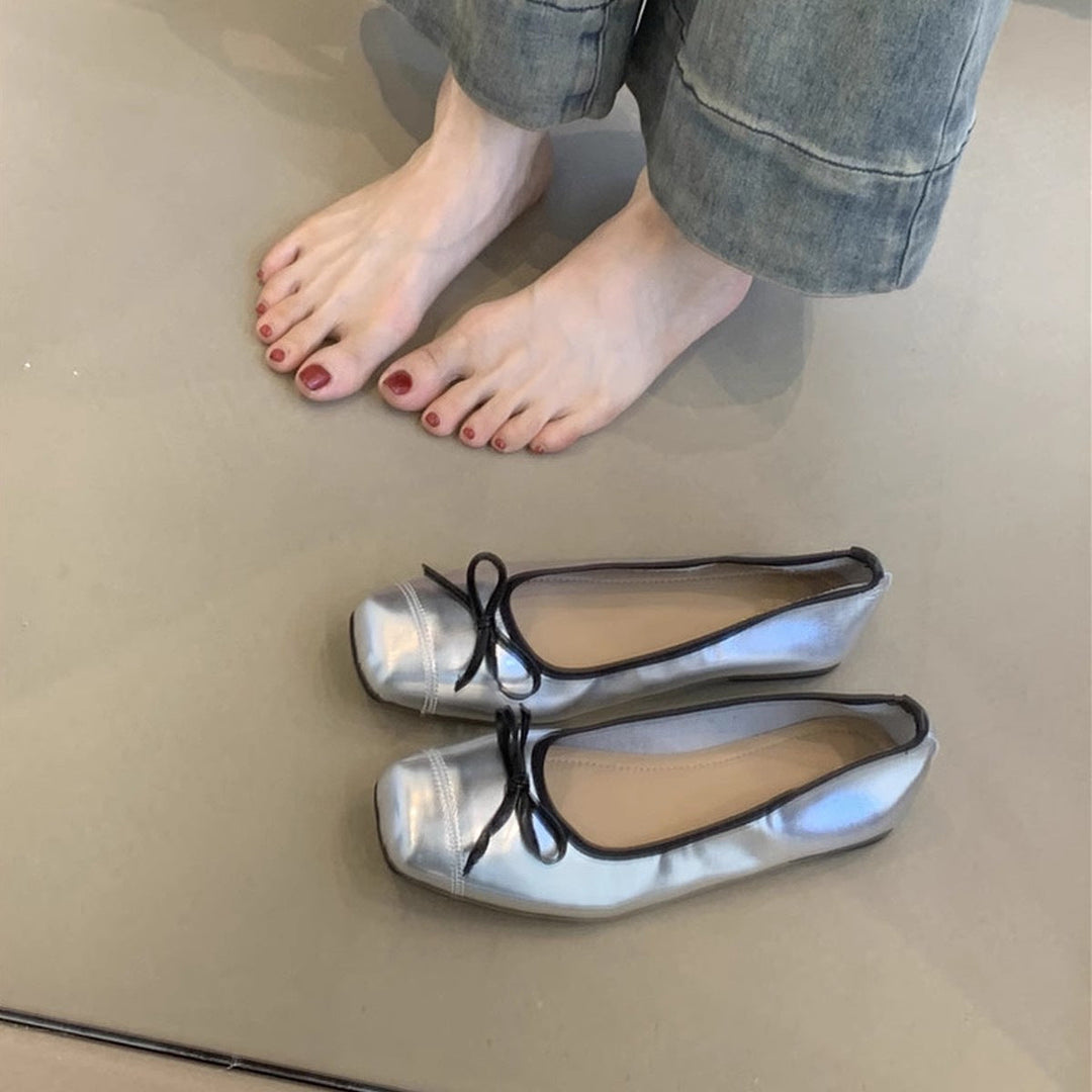 Elegant Ballet Flats with Bow Detail