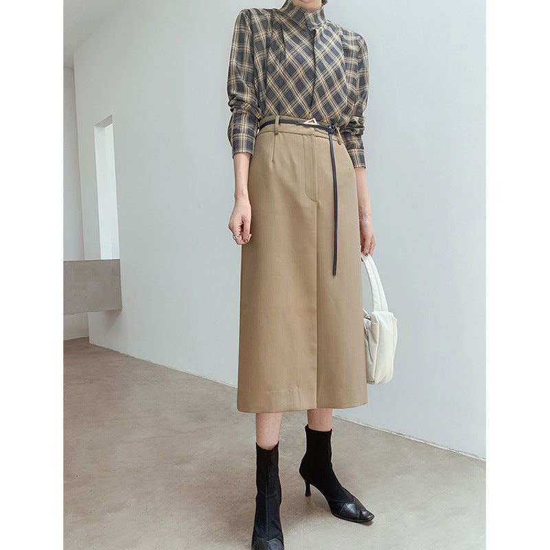 Women high-waisted midi skirt with straight silhouette and center seam Mune Fashion