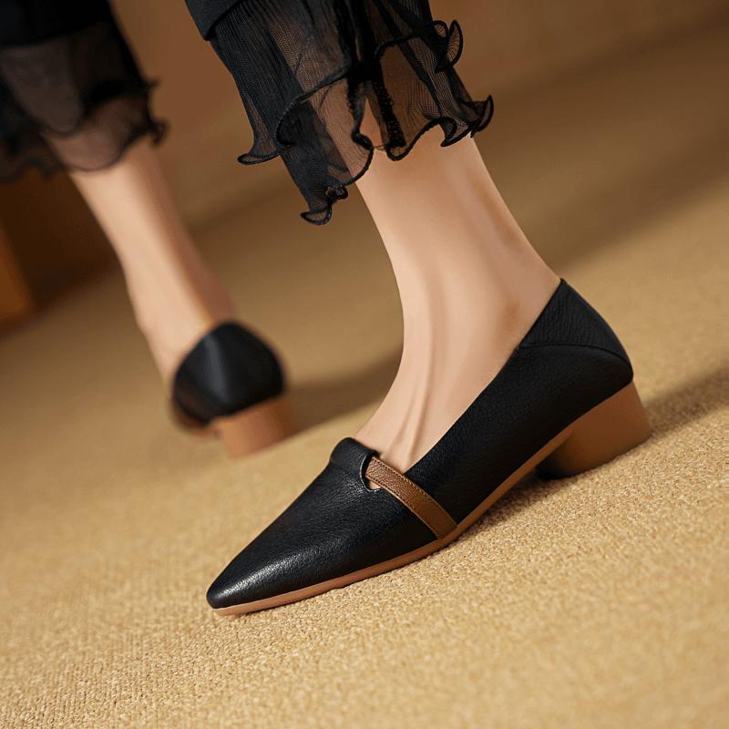 Elegant Women's Ballerinas with Fashionable Detail