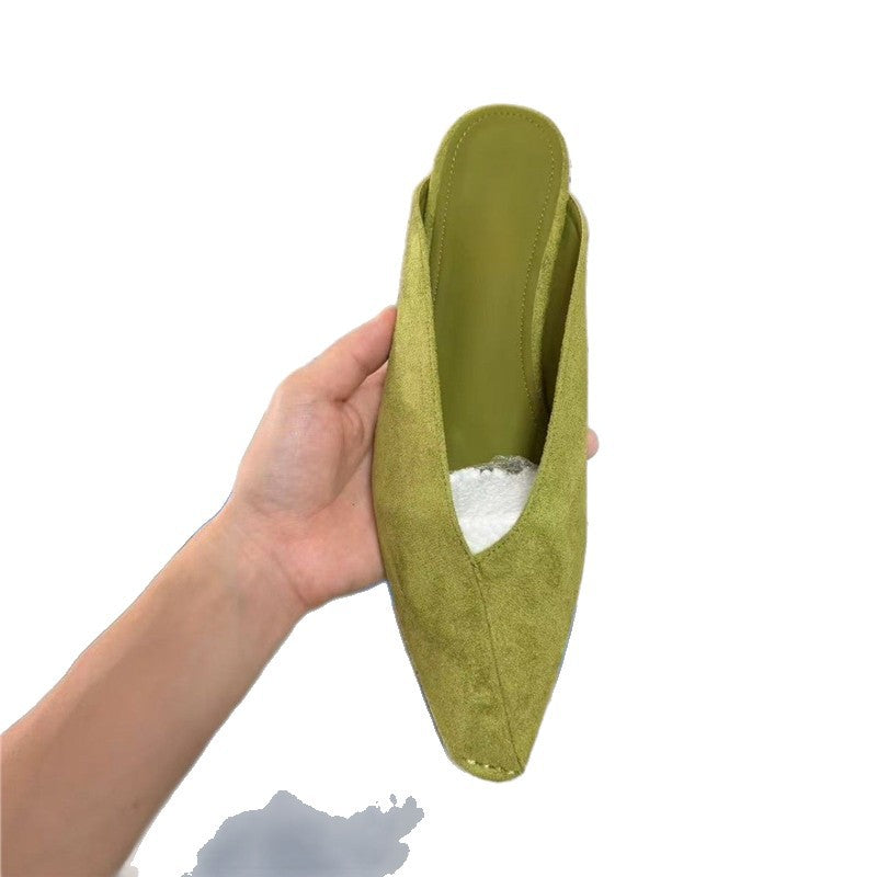 Women’s pointed suede mules with V-neck and flat comfort sole Mune Fashion
