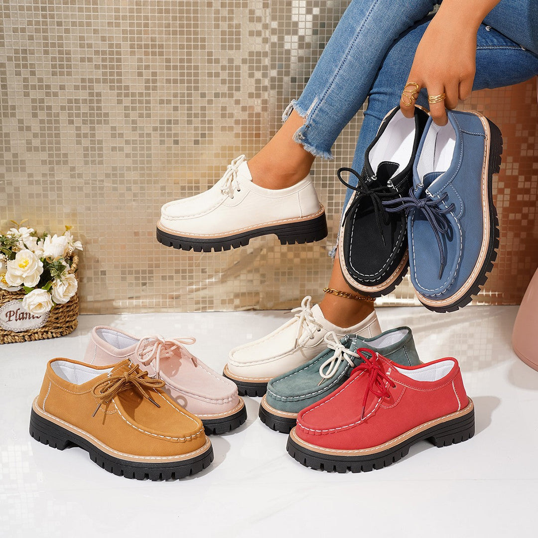 Women Robust Lace-Up Moccasin with Profiled Rubber Sole and Contrast Stitch Mune Fashion