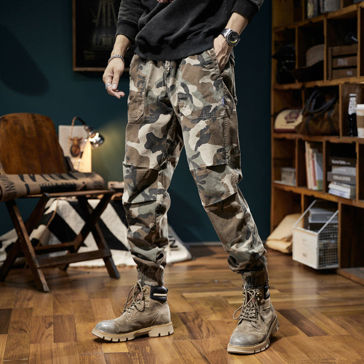 Herren Camouflage-Cargo-Jogginghose mit Tunnelzug, Knieabnähern und geripptem Knöchelabschluss Mune Fashion