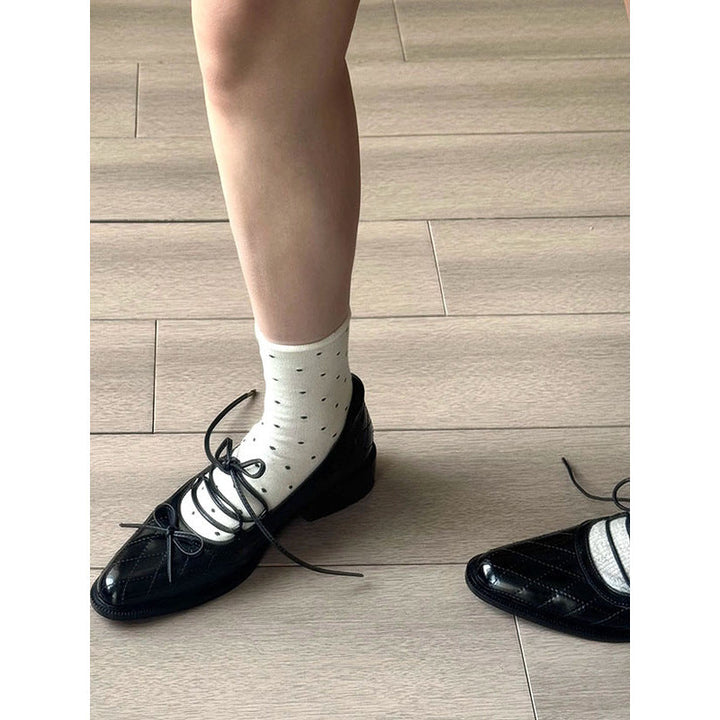 Women's Patent Leather Shoes with Refined Lacing