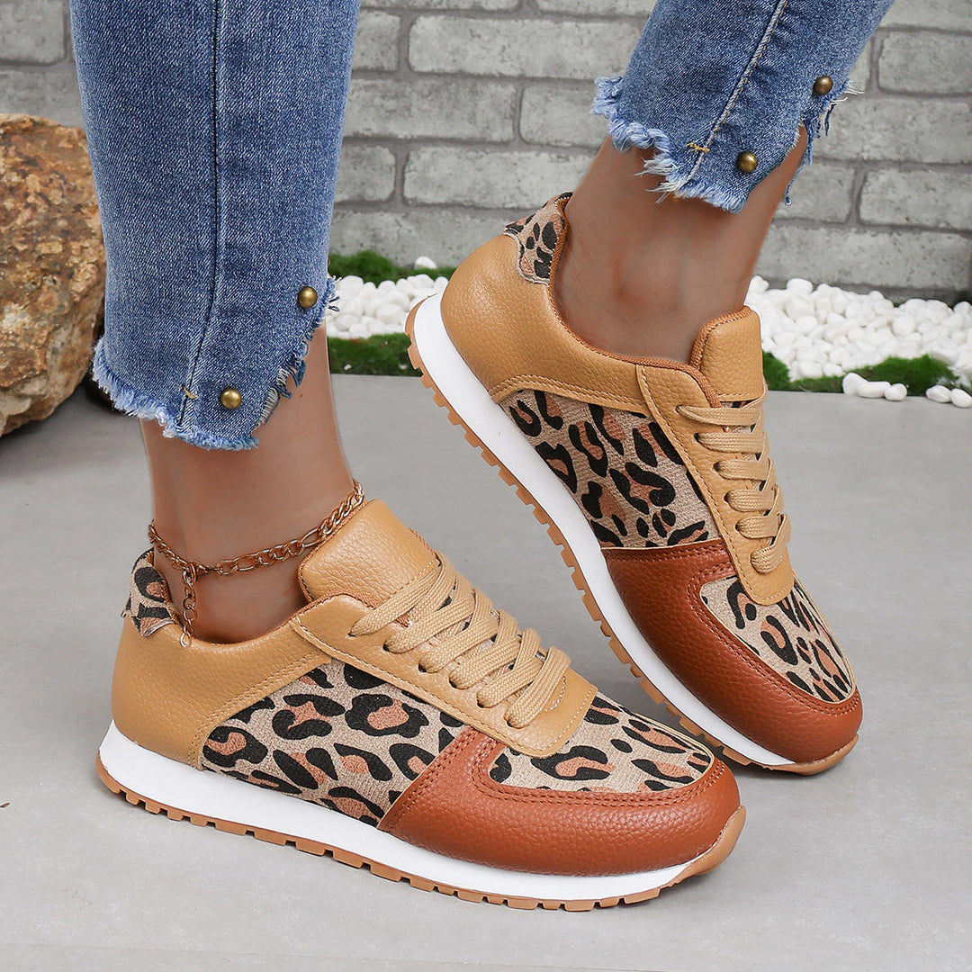 Women's sporty leopard print retro sneakers with padded comfort insole and contoured rubber sole Mune Fashion