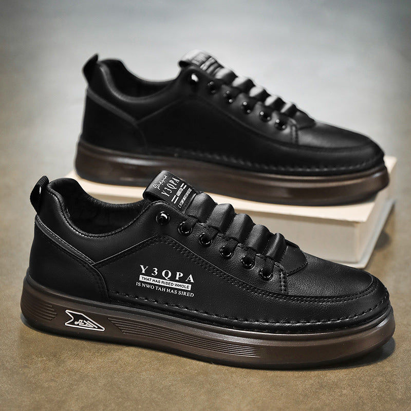 Men's Low-Top City Sneaker made of synthetic leather with thick comfort sole and discreet logo embossing Mune Fashion