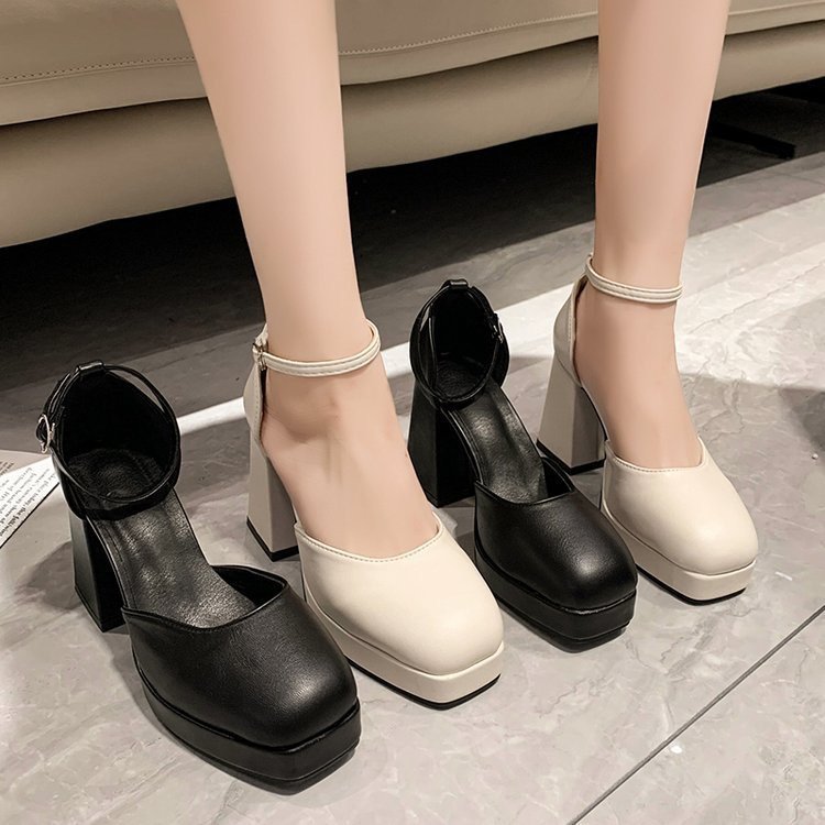 Women's Mary-Jane pumps with square toe box, platform and sturdy block heel Mune Fashion