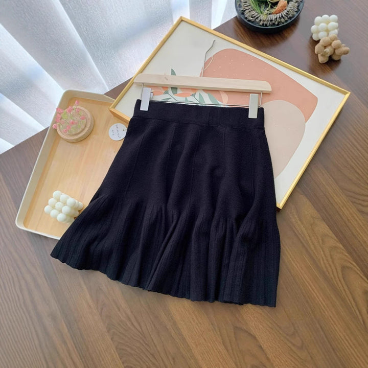 Women's Pleated Skirt made of high-quality knit Mune Fashion