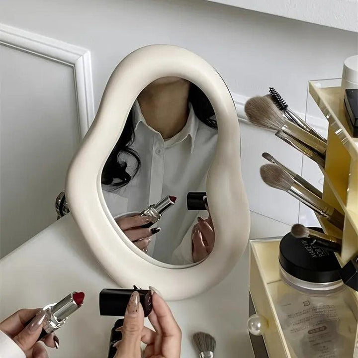 ReflectaCharm - Timeless Vintage Mirror